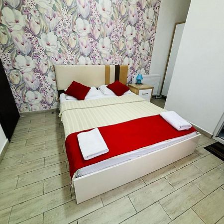 Nikas Guest House Batumi Exteriör bild