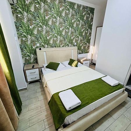 Nikas Guest House Batumi Exteriör bild